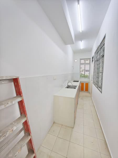 Setia Tropika Setias Tropikas untuk Untuk Dijual - RM 788,000, Mac 2026 - Kitchen - PropertyGuru.com.my