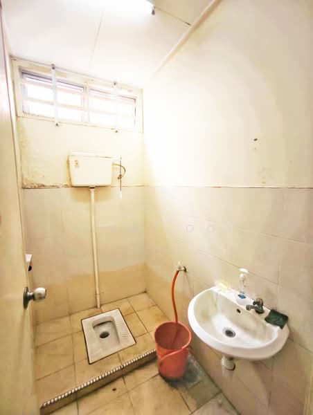 Shop / Office for Rent in Taman Daya (Johor Bahru) - Jimmy Ooi - Bathroom - PropertyGuru.com.my