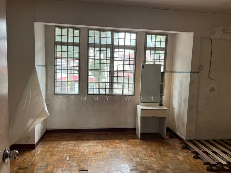 2-storey Terraced House for Sale in Bandar Putra Permai (Seri Kembangan) - Tommy Wong - Bedroom - PropertyGuru.com.my
