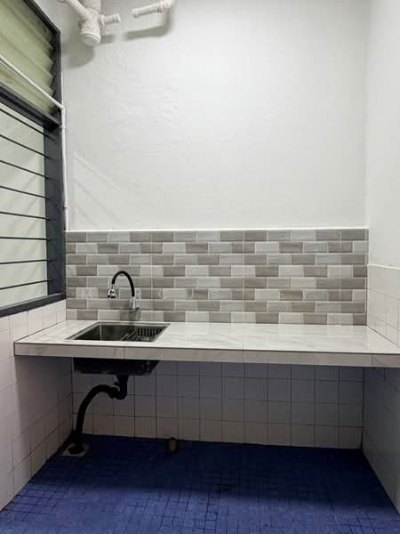 Desa Skudai Apartment untuk Untuk Dijual - RM 220,000, Feb 2026 - Kitchen - PropertyGuru.com.my