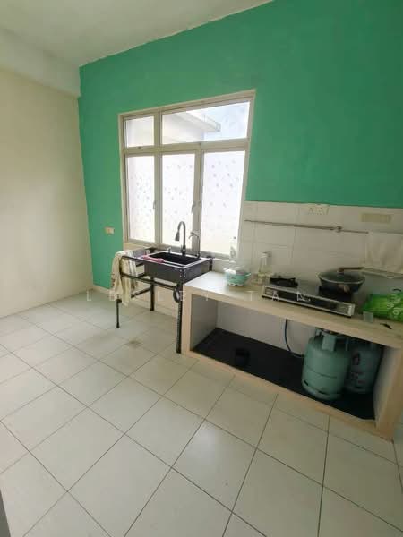 Nusa Duta untuk Untuk Dijual - RM 1,000,000, Feb 2026 - Kitchen - PropertyGuru.com.my