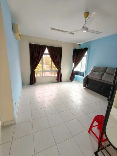 Nusa Duta untuk Untuk Dijual - RM 1,000,000, Feb 2026 - Living Room - PropertyGuru.com.my