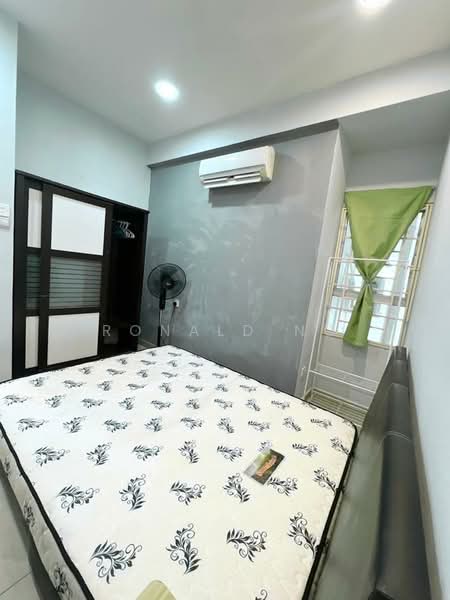 University Place (Plaza Ivory) untuk Untuk Disewa - RM 2,000 /bulan, Feb 2026 - Bedroom - PropertyGuru.com.my