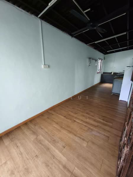 Cluster House for Rent in Taman Austin Heights (Tebrau) - Lui Lui - Kitchen - PropertyGuru.com.my