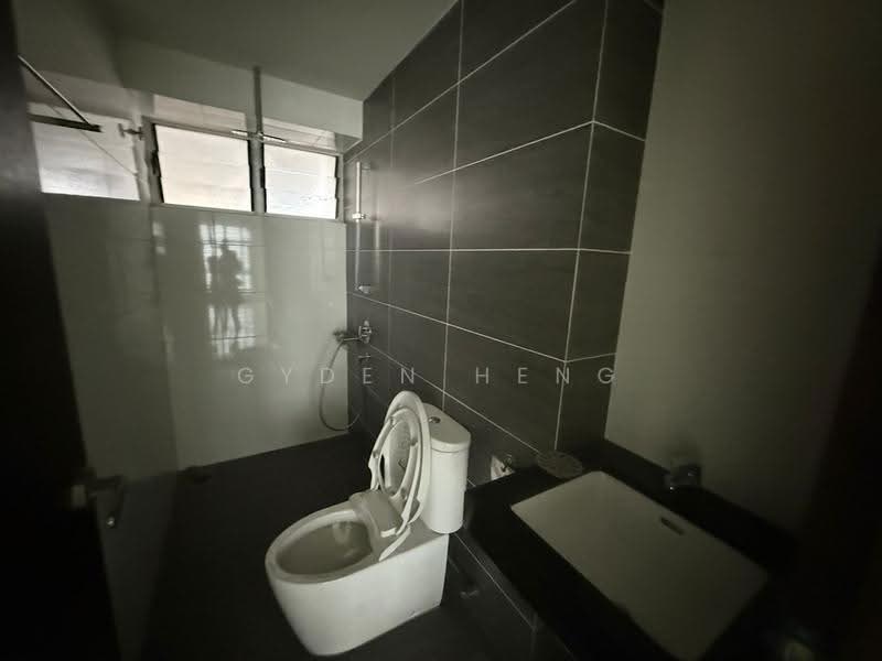 Service Residence for Sale at Molek Pulai - Gyden Heng - Bathroom - PropertyGuru.com.my