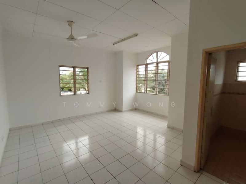 Pelangi Semenyih 2 (Phase 3) untuk Untuk Dijual - RM 700,000, Mac 2026 - Living Room - PropertyGuru.com.my