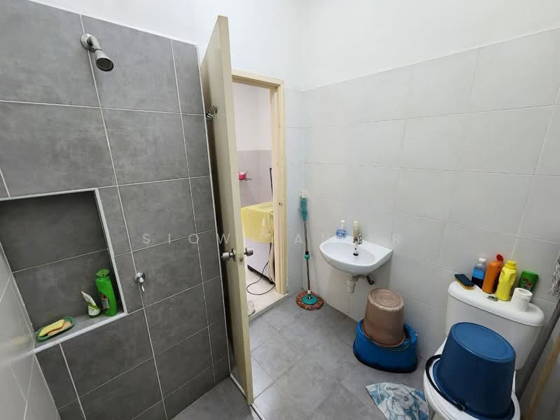 2-storey Terraced House for Sale in Bandar Seri Alam (Masai) - Siow Yan Er - Bathroom - PropertyGuru.com.my