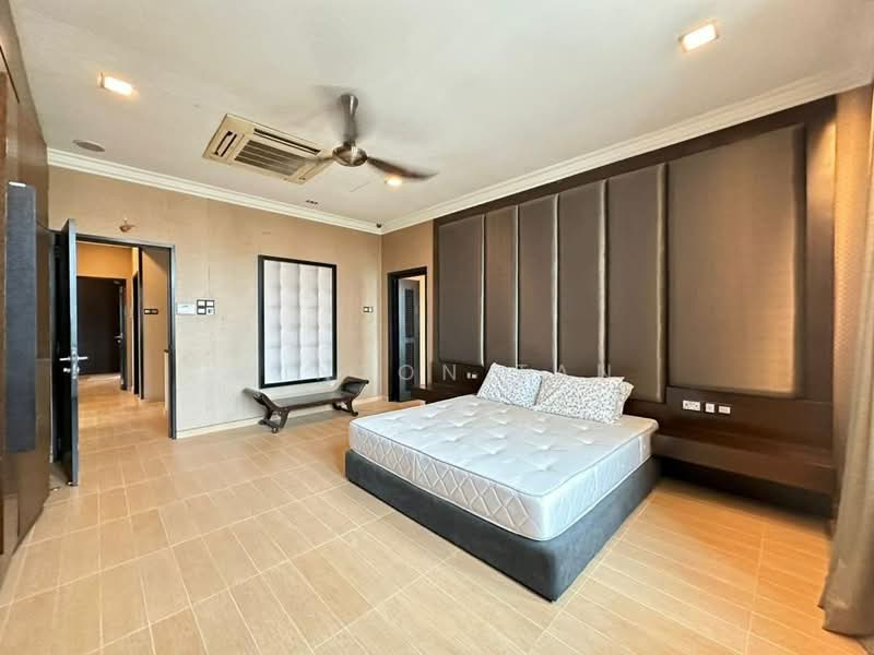 Semi-Detached House for Sale in Austin Perdana (Tebrau) - Winson Tan - Bedroom - PropertyGuru.com.my