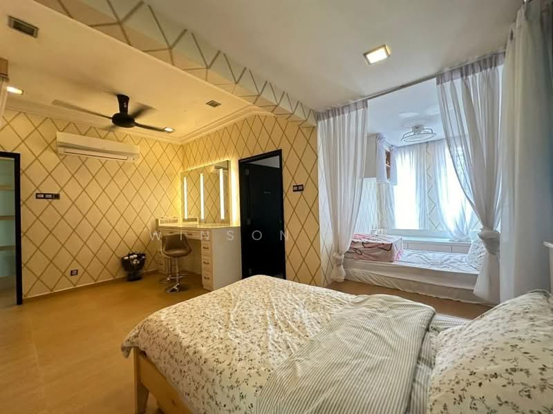 Semi-Detached House for Sale in Austin Perdana (Tebrau) - Winson Tan - Bedroom - PropertyGuru.com.my