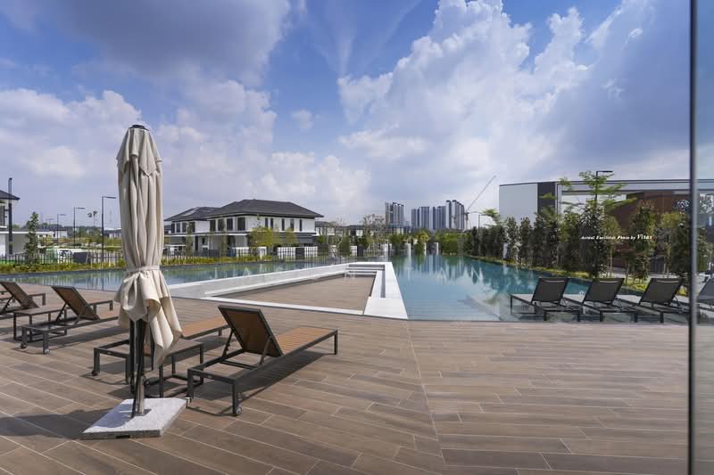 Townhouse for Rent in Eco Ardence (Setia Alam) - Jason Tan - Pool - PropertyGuru.com.my