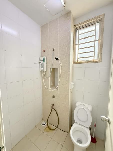 2-storey Terraced House for Sale in Taman Desa Tebrau (Tebrau) - Andrew Teo - Bathroom - PropertyGuru.com.my