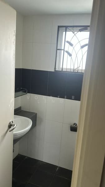 2-storey Terraced House for Sale in Kajang 2 (Kajang) - Volster Leng - Bathroom - PropertyGuru.com.my