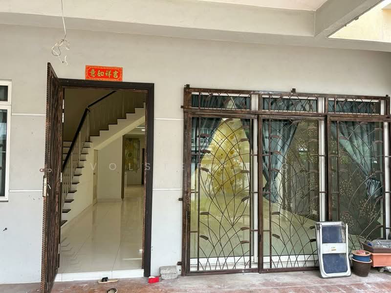 2-storey Terraced House for Sale in Kajang 2 (Kajang) - Volster Leng - Entrance - PropertyGuru.com.my