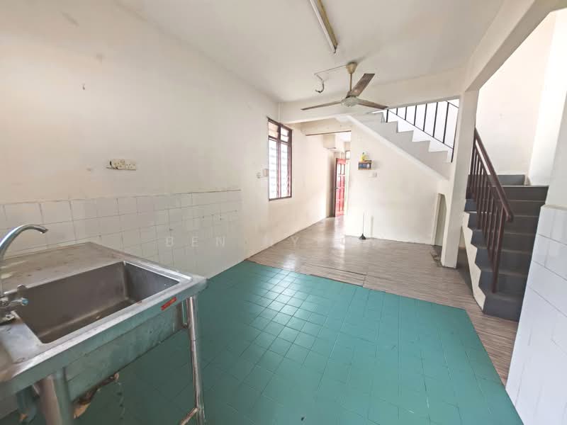 2-storey Terraced House for Sale in Perling (Skudai) - Ben Nyeow - Kitchen - PropertyGuru.com.my