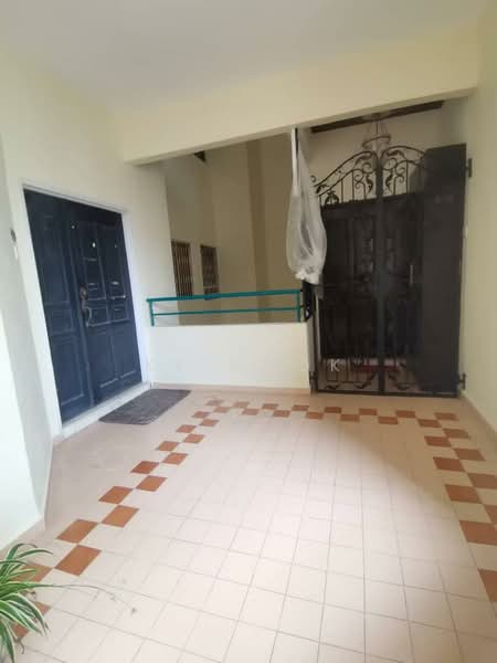Diamond Villa Condominium untuk Untuk Dijual - RM 900,000, Feb 2026 - Entrance - PropertyGuru.com.my