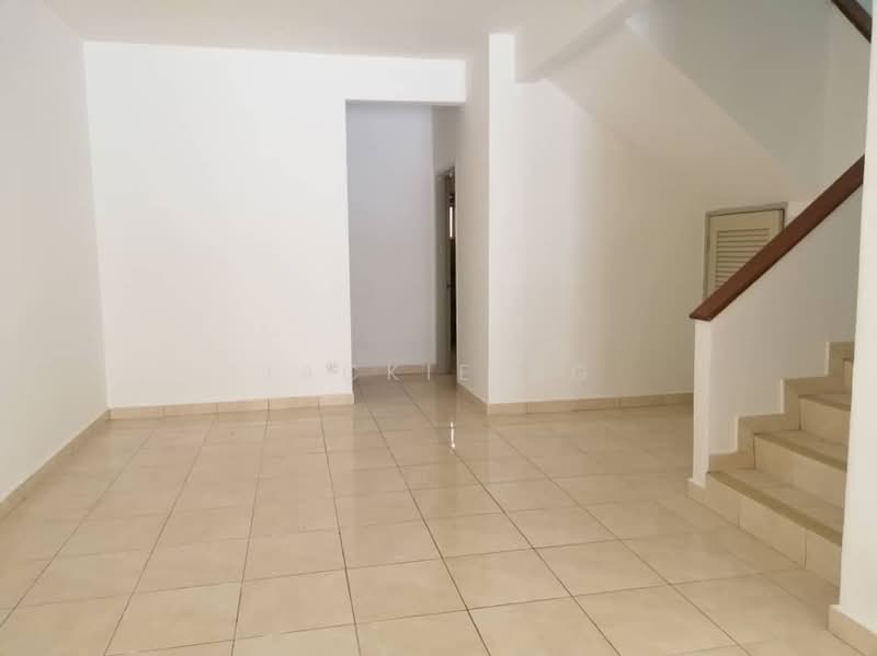 Rumah Teres untuk Dijual di Sungai Long (Bandar Sungai Long) - Jackie Ng - Dining Area - PropertyGuru.com.my