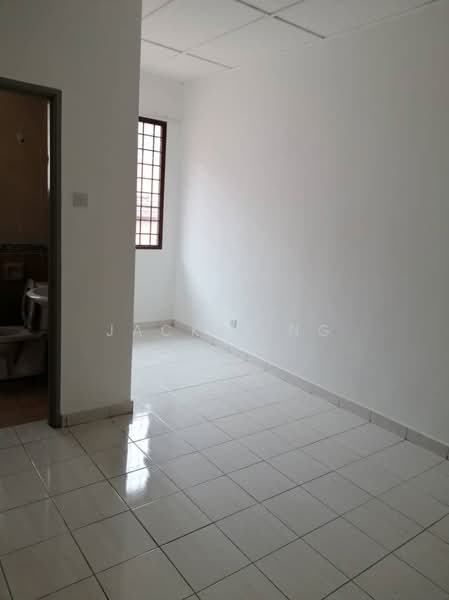 Rumah Teres untuk Dijual di Sungai Long (Bandar Sungai Long) - Jackie Ng - Bedroom-1 - PropertyGuru.com.my
