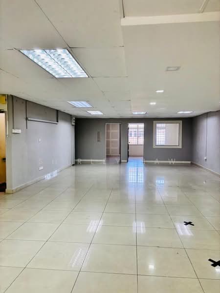 Shop / Office for Rent in Taman Molek (Johor Bahru) - Shirley Haw - Interior - PropertyGuru.com.my