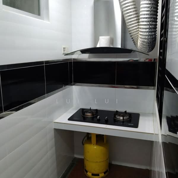 Service Residence for Rent at D'Ambience Residences (Pangsapuri Ikatan Flora) - Lui Lui - Kitchen - PropertyGuru.com.my