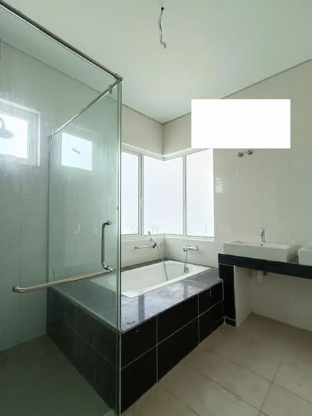 Laman Vista Alam untuk Untuk Dijual - RM 1,550,000, Mac 2026 - Bathroom - PropertyGuru.com.my