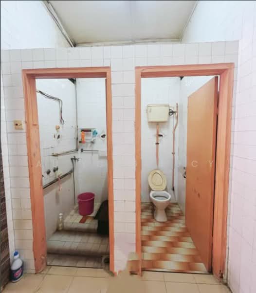 1-storey Terraced House for Sale in Taman Iskandar (Johor Bahru) - Au Yong Lucy - Bathroom - PropertyGuru.com.my