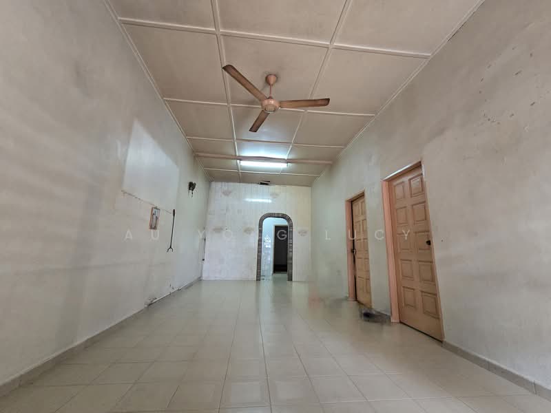 1-storey Terraced House for Sale in Taman Iskandar (Johor Bahru) - Au Yong Lucy - Living area - PropertyGuru.com.my