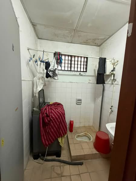 Shop for Sale in Taman Desa Idaman (Senai) - Jeremy Ding - Bathroom - PropertyGuru.com.my