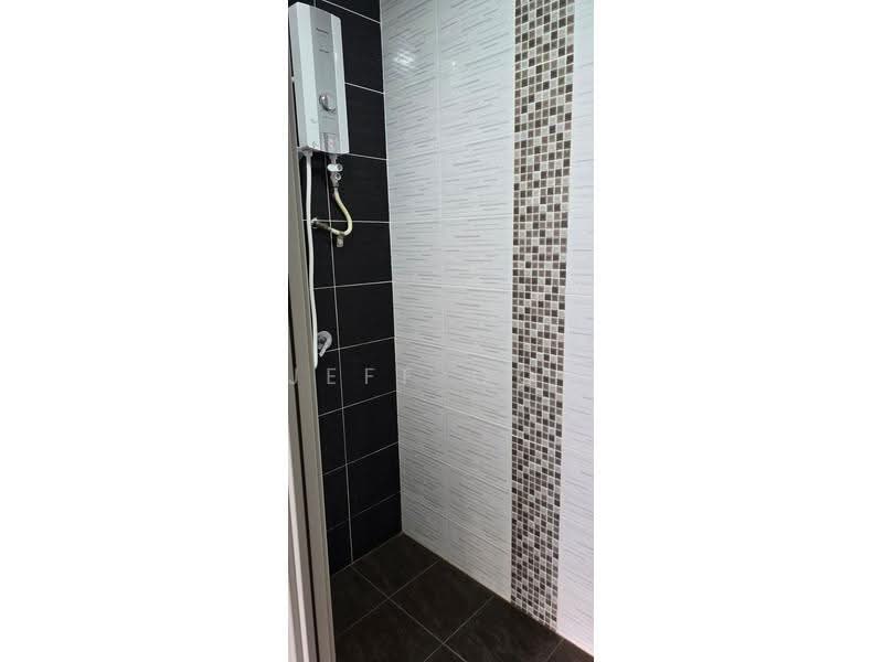 Kondominium untuk Dijual di Pine Residence - Jeff Ooi - Bathroom - PropertyGuru.com.my