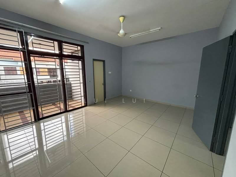 Rini Heights untuk Untuk Disewa - RM 2,400 /bulan, Feb 2026 - Master Bedroom - PropertyGuru.com.my