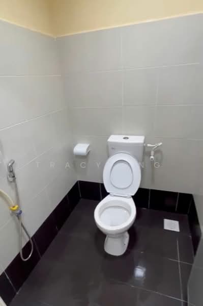 Pangsapuri Flora Indah untuk Untuk Disewa - RM 1,300 /bulan, Mac 2026 - Bathroom - PropertyGuru.com.my
