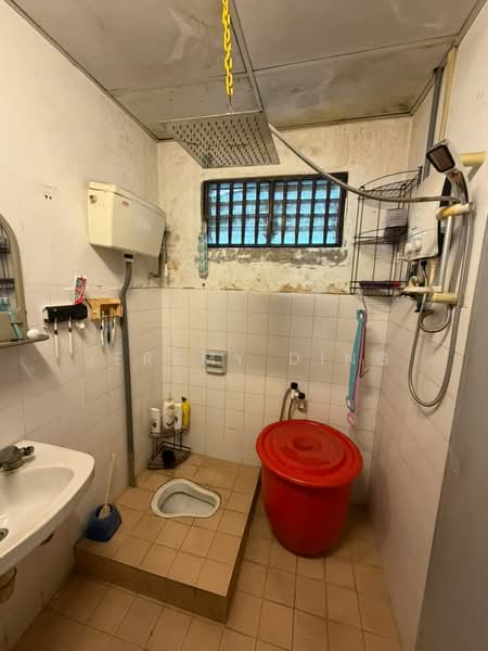 Taman Desa Idaman Seelong untuk Untuk Disewa - RM 3,800 /bulan, Apr 2026 - Bathroom - PropertyGuru.com.my