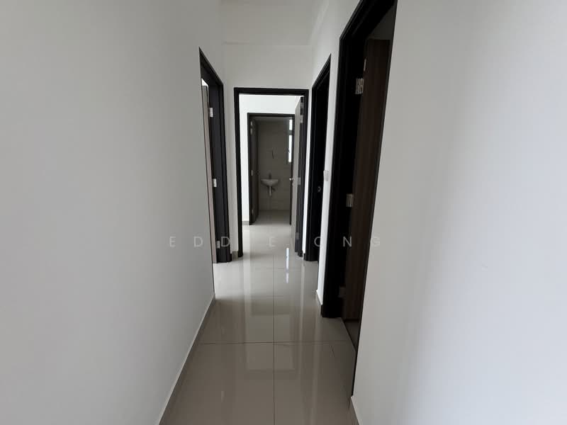 Service Residence for Sale at Vista Tiara (MBW Bay) - Eddie Ong - Corridor - PropertyGuru.com.my