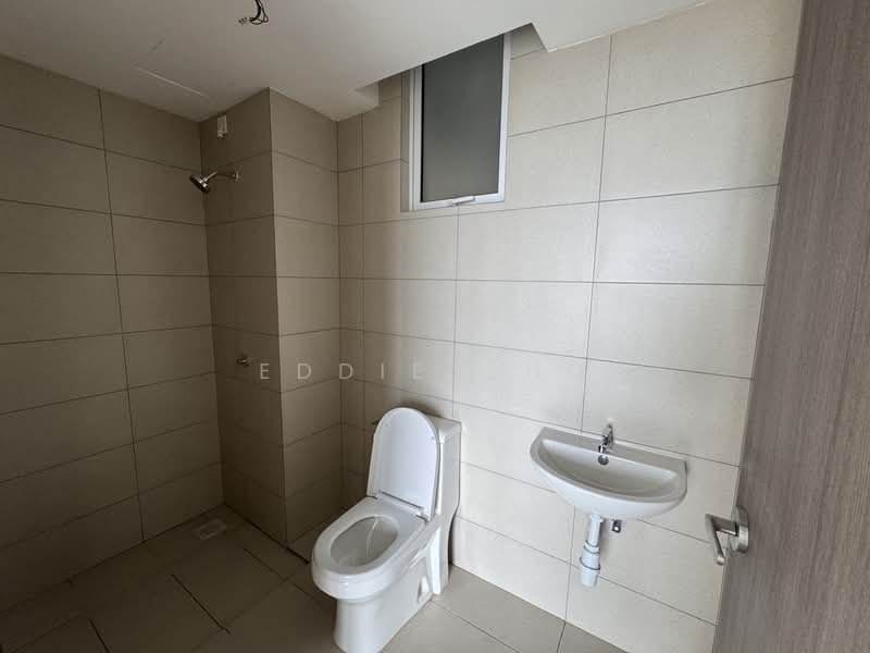 Service Residence for Sale at Vista Tiara (MBW Bay) - Eddie Ong - Bathroom - PropertyGuru.com.my