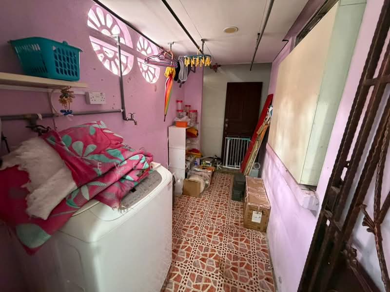 1.5-storey Terraced House for Sale in Kota Puteri Seksyen 5 (Batu Arang) - Evelyn Khoo - Laundry - PropertyGuru.com.my