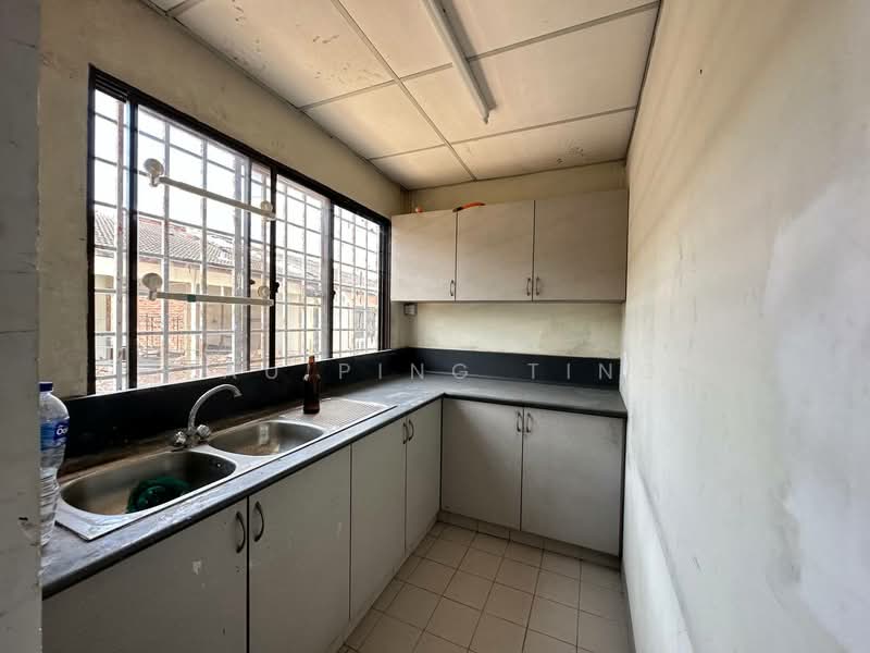 Office for Rent in Johor Bahru (Johor) - Lau Ping Ting - Kitchen - PropertyGuru.com.my