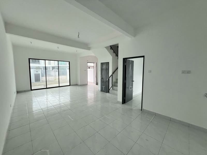 2-storey Terraced House for Sale in Taman Austin Duta (Tebrau) - Shi Ting - Living Room - PropertyGuru.com.my