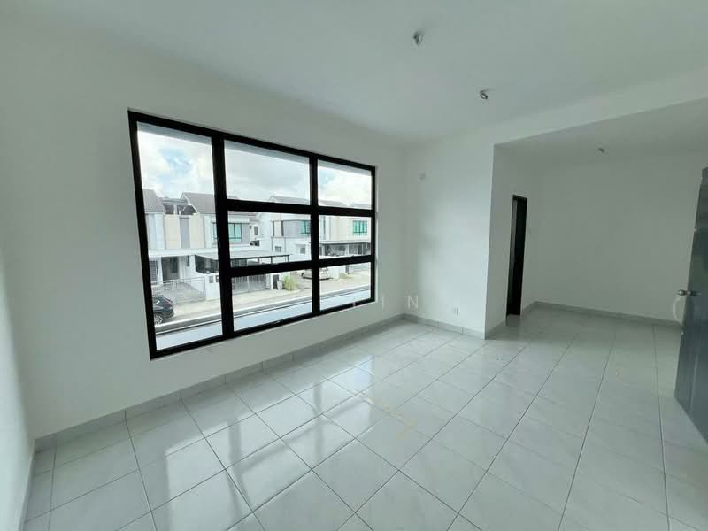 2-storey Terraced House for Sale in Taman Austin Duta (Tebrau) - Shi Ting - Living Room - PropertyGuru.com.my