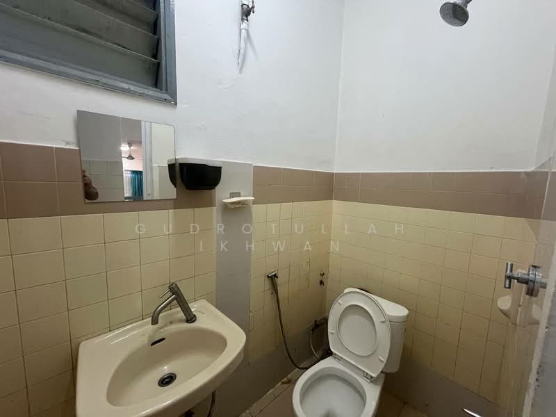 2-storey Terraced House for Sale in Seksyen 5 Wangsa Maju (Wangsa Maju) - Gudrotullah Ikhwan - Bathroom - PropertyGuru.com.my
