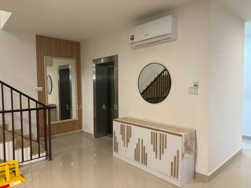 3.5-storey Terraced House for Sale in Ampang (Selangor) - Lucas Choo - Corridor - PropertyGuru.com.my