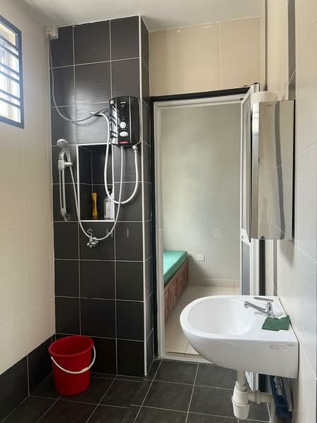 2-storey Terraced House for Sale in Taman Seri Austin (Tebrau) - Shi Ting - Bathroom - PropertyGuru.com.my