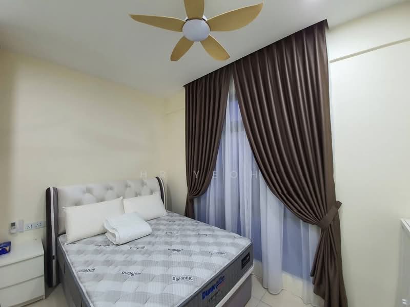 Service Residence for Sale at 8Scape Residence @ Sutera - HR Yeoh - Bedroom - PropertyGuru.com.my