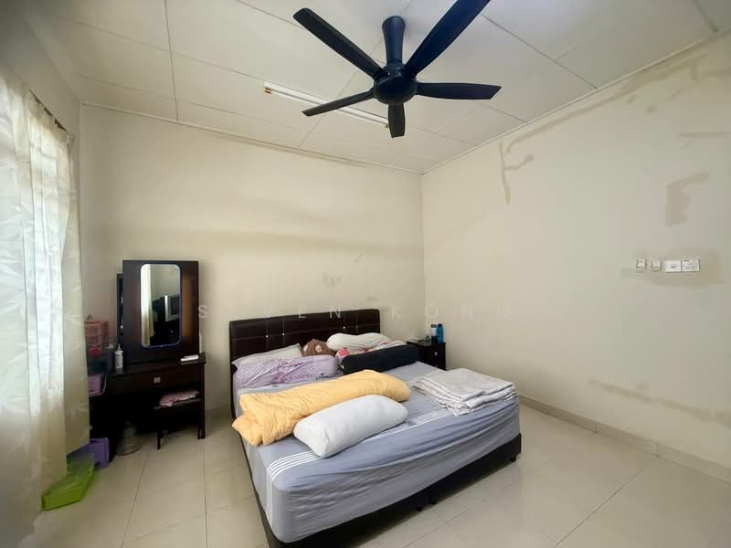 2-storey Terraced House for Sale in Bandar Dato Onn (Tebrau) - Seven Kong - Bedroom - PropertyGuru.com.my