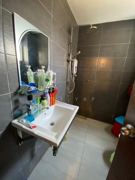 Ridzuan Condominium untuk Untuk Disewa - RM 1,250 /bulan, Feb 2026 - Bathroom - PropertyGuru.com.my