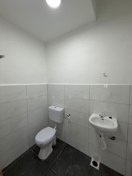 1.5-storey Terraced House for Sale in Taman Pulai Utama (Skudai) - Amanda Moi - Bathroom - PropertyGuru.com.my