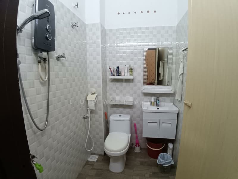 2-storey Terraced House for Sale in Klang (Selangor) - Loga Raju - Bathroom - PropertyGuru.com.my