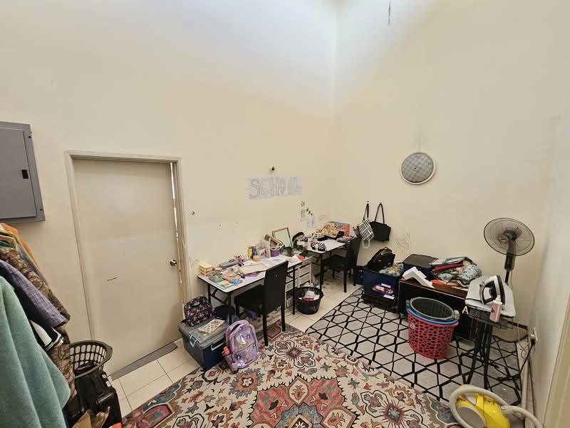 2-storey Terraced House for Sale in Bukit Jelutong (Shah Alam) - Winny Su - Study - PropertyGuru.com.my