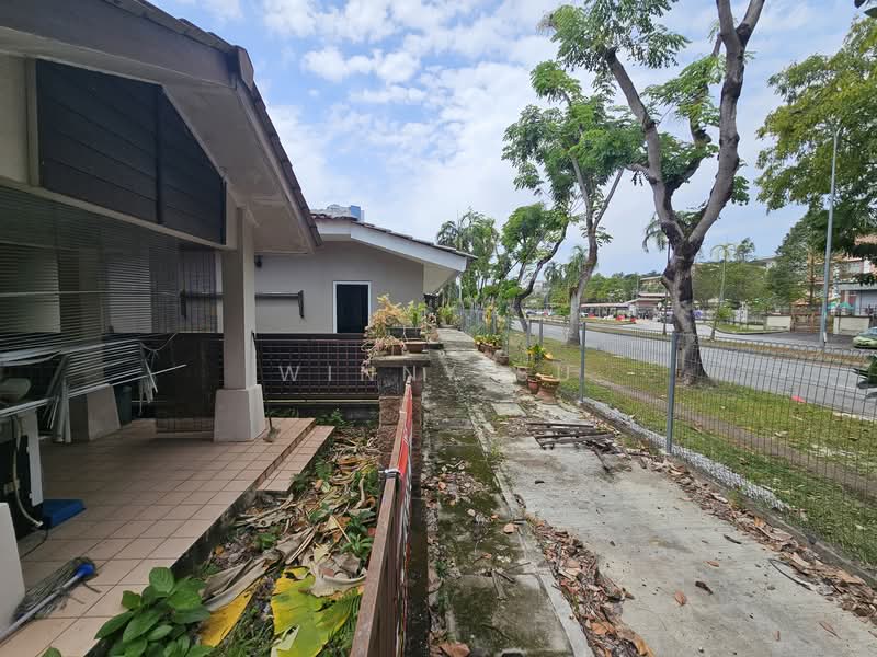 2-storey Terraced House for Sale in Bukit Jelutong (Shah Alam) - Winny Su - Exterior - PropertyGuru.com.my