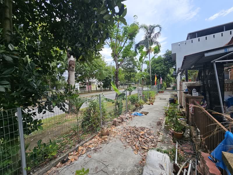 2-storey Terraced House for Sale in Bukit Jelutong (Shah Alam) - Winny Su - Exterior - PropertyGuru.com.my