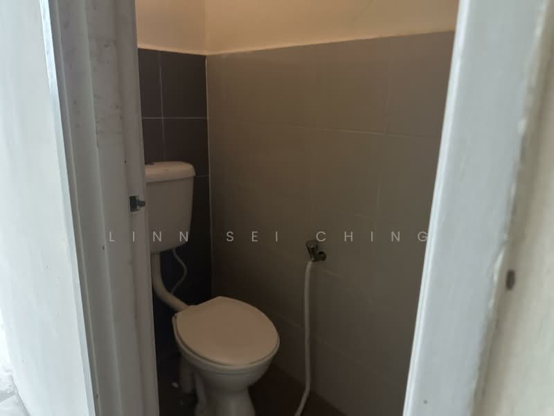 Terrace Factory for Rent in Taman Kota Syahbandar (Melaka City) - Linn Sei Ching - Bathroom - PropertyGuru.com.my