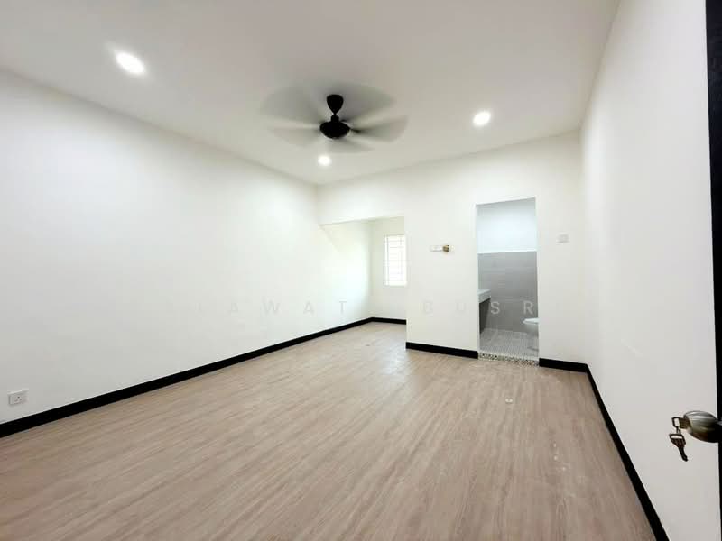 Renovated Double Storey House Seksyen 4 Shah Alam untuk Untuk Dijual - RM 688,888, Feb 2026 - Interior - PropertyGuru.com.my